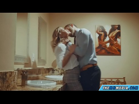 ❤️ Kiam belplena blondulo delogas vin en publika necesejo ❤️❌ Porno ĉe eo.fitorganic.top
